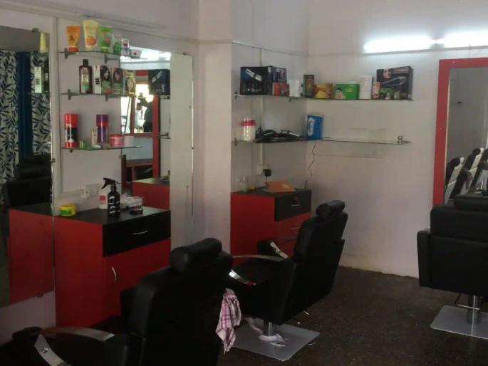 Salon worker commits suicide due to money and unemployment | पैशाचा तगादा, बेरोजगारीमुळे सलूनमधील कामगाराची आत्महत्या Salon worker commits suicide due to money and unemployment | पैशाचा तगादा, बेरोजगारीमुळे सलूनमधील कामगाराची आत्महत्या