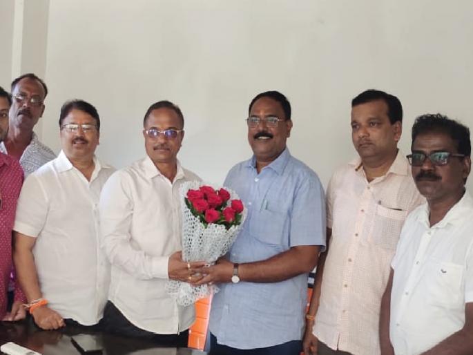 Due to MLA Vaibhav Naik, Shiv Sena factionalism! Allegation of Vilas Salaskar who joined the Shinde group | सिंधुदुर्ग: आमदार वैभव नाईकांमुळेच शिवसेनेत गटतट!, शिंदे गटात सामील झालेल्या विलास साळसकरांचा आरोप Due to MLA Vaibhav Naik, Shiv Sena factionalism! Allegation of Vilas Salaskar who joined the Shinde group | सिंधुदुर्ग: आमदार वैभव नाईकांमुळेच शिवसेनेत गटतट!, शिंदे गटात सामील झालेल्या विलास साळसकरांचा आरोप