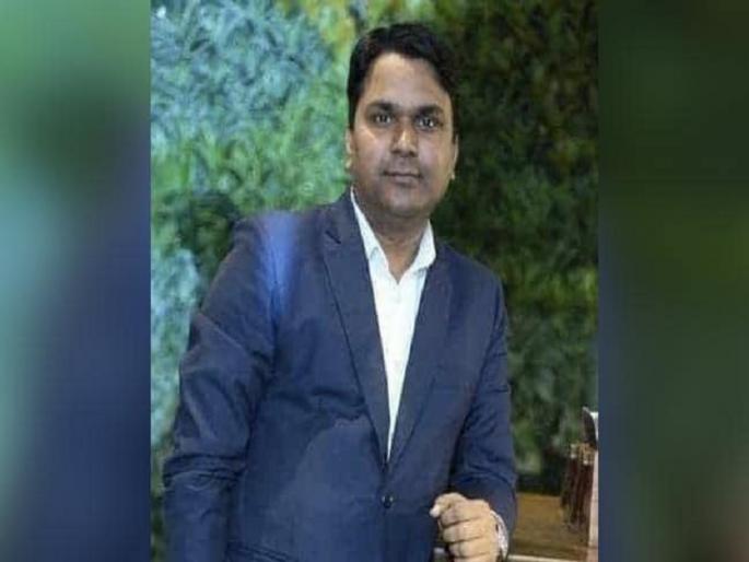 drunk delhi police constable crushes zomatos delivery boy with car crime arrested | मद्यधुंद पोलिसानं डिलिव्हरी बॉयला कारखाली चिरडलं; अलीकडेच कोरोनानं झालं होतं वडिलांचं निधन drunk delhi police constable crushes zomatos delivery boy with car crime arrested | मद्यधुंद पोलिसानं डिलिव्हरी बॉयला कारखाली चिरडलं; अलीकडेच कोरोनानं झालं होतं वडिलांचं निधन