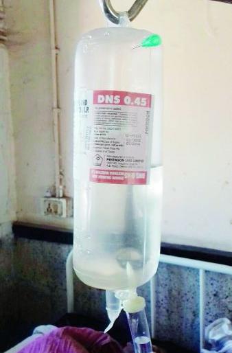 Mayo, Medical: Only one and a half months of saline stock | मेयो, मेडिकल : दीड महिना पुरेल एवढाच सलाईनचा साठा Mayo, Medical: Only one and a half months of saline stock | मेयो, मेडिकल : दीड महिना पुरेल एवढाच सलाईनचा साठा