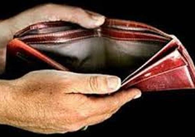 Salarie spending in the talk of institutes and teachers! | संस्थाचालक आणि शिक्षकांच्या वादात रखडले वेतन!