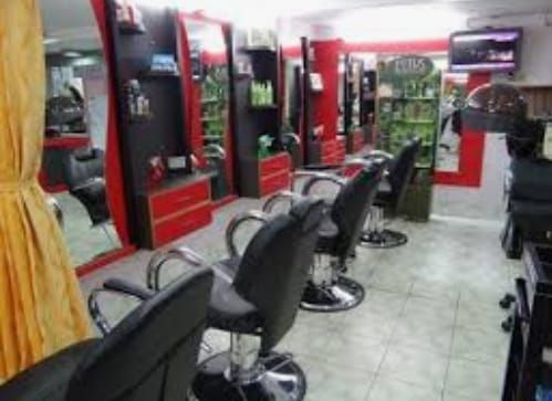 The salon shops will be opened from today despite the restrictions | निर्बंध झुगारून आजपासून सलून दुकाने उघडणार The salon shops will be opened from today despite the restrictions | निर्बंध झुगारून आजपासून सलून दुकाने उघडणार