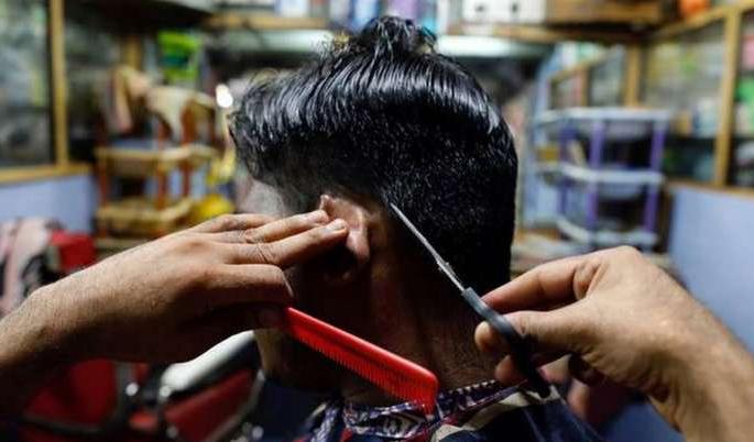 The traditional occupation of village carts is 'lock'. | गावगाड्यातील पारंपरिक व्यवसाय ‘लॉक’ The traditional occupation of village carts is 'lock'. | गावगाड्यातील पारंपरिक व्यवसाय ‘लॉक’