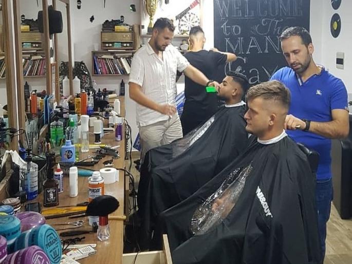 Show your Aadhaar card then haircut in Tamil Nadu rkp   | केस कापण्यासाठी आता आधार कार्ड बंधनकारक, सरकारचा निर्णय Show your Aadhaar card then haircut in Tamil Nadu rkp   | केस कापण्यासाठी आता आधार कार्ड बंधनकारक, सरकारचा निर्णय