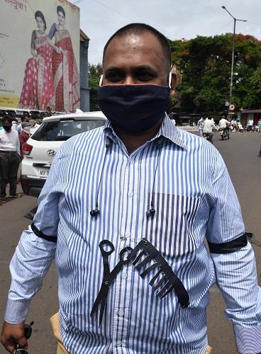 CoronaVirus Lockdown: ... but a prison-wide movement with wives, children, nuclear society more aggressive | Coronavirus Unlock : ... तर बायको, मुलांसह जेलभरो आंदोलन, नाभिक समाज अधिक आक्रमक CoronaVirus Lockdown: ... but a prison-wide movement with wives, children, nuclear society more aggressive | Coronavirus Unlock : ... तर बायको, मुलांसह जेलभरो आंदोलन, नाभिक समाज अधिक आक्रमक