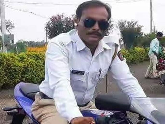 police murder case in sangli | सांगलीत पोलिसाची हत्या, हल्लेखोर 'सीसीटीव्हीत' कैद police murder case in sangli | सांगलीत पोलिसाची हत्या, हल्लेखोर 'सीसीटीव्हीत' कैद