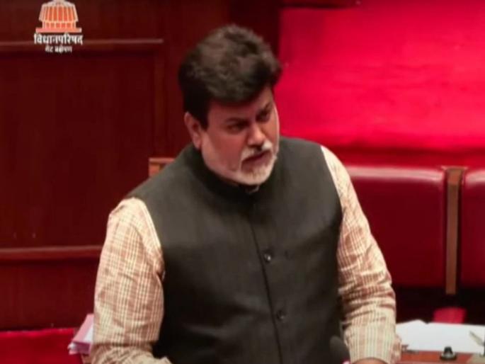 In Vidhan Sabha, Mumbai issues, Uddhav Thackeray MLA absent; Minister seizes opportunity, says, unrequited love exposed | कुजबुज! मुंबईचे प्रश्न, आमदार गैरहजर; मंत्र्यांनी साधली संधी, म्हणाले, बेगडी प्रेम झाले उघड In Vidhan Sabha, Mumbai issues, Uddhav Thackeray MLA absent; Minister seizes opportunity, says, unrequited love exposed | कुजबुज! मुंबईचे प्रश्न, आमदार गैरहजर; मंत्र्यांनी साधली संधी, म्हणाले, बेगडी प्रेम झाले उघड