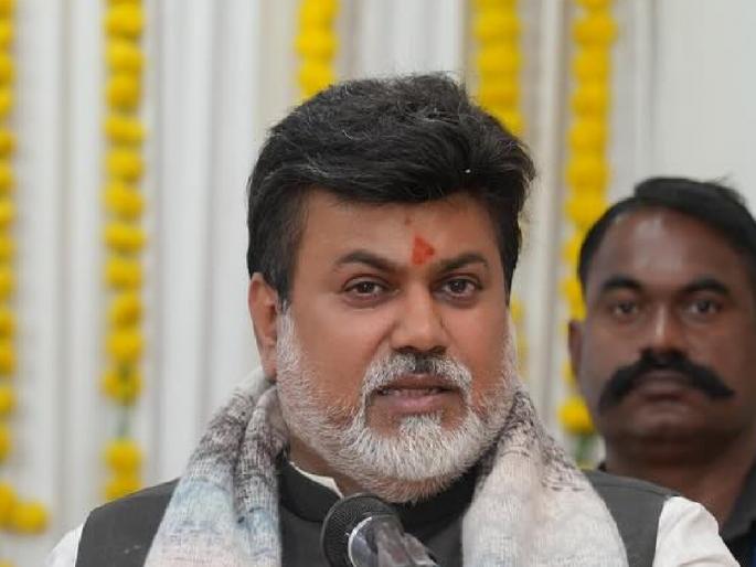 Manufacturing of firearms in Ratnagiri from Dhirubhai Ambani Defense Cluster says Uday Samant | धिरुभाई अंबानी डिफेन्स क्लस्टरमधून रत्नागिरीत बंदुकांची निर्मिती : उदय सामंत Manufacturing of firearms in Ratnagiri from Dhirubhai Ambani Defense Cluster says Uday Samant | धिरुभाई अंबानी डिफेन्स क्लस्टरमधून रत्नागिरीत बंदुकांची निर्मिती : उदय सामंत