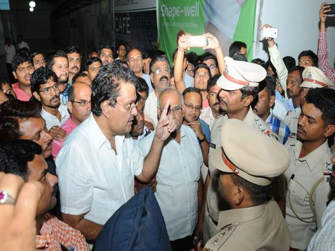 ... then no film will be displayed | ...तर कोणताही चित्रपट प्रदर्शित होऊ देणार नाही ... then no film will be displayed | ...तर कोणताही चित्रपट प्रदर्शित होऊ देणार नाही