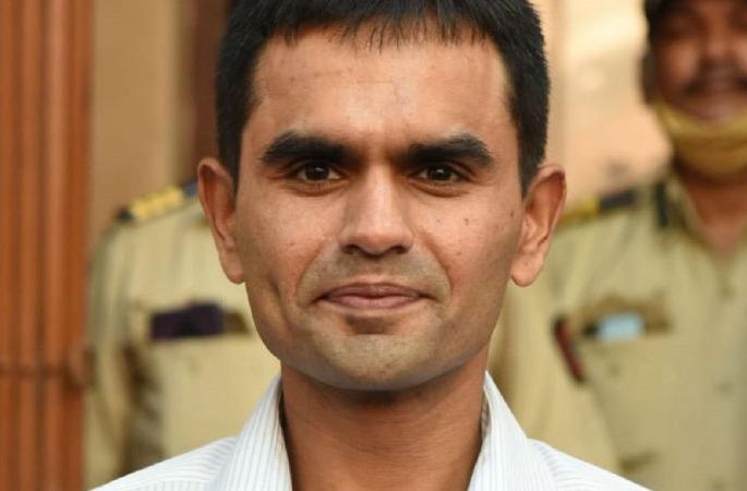 Sameer Wankhede's caste documents seized by Mumbai police | समीर वानखेडे यांच्या जातीचे दस्तावेज घेतले मुंबई पाेलिसांनी ताब्यात Sameer Wankhede's caste documents seized by Mumbai police | समीर वानखेडे यांच्या जातीचे दस्तावेज घेतले मुंबई पाेलिसांनी ताब्यात