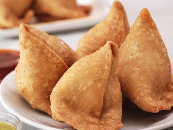 Shocking! Nirodha Gutkha in Samosa Type in company canteen in MIDC | धक्कादायक! कट रचून समोसामध्ये टाकले कंडोम, गुटखा; पाच जणांविरोधात गुन्हा, नेमका प्रकार काय? Shocking! Nirodha Gutkha in Samosa Type in company canteen in MIDC | धक्कादायक! कट रचून समोसामध्ये टाकले कंडोम, गुटखा; पाच जणांविरोधात गुन्हा, नेमका प्रकार काय?