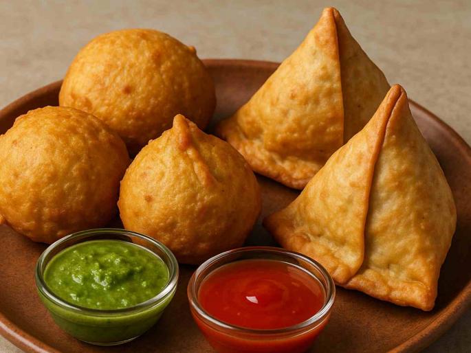 Bhaji Samosa are delicious but a health hazard Dietician gives important advice | भजी-समोसा चविष्ट, पण आरोग्यास धोक्याची घंटा! आहारतज्ज्ञांनी दिला महत्त्वाचा सल्ला Bhaji Samosa are delicious but a health hazard Dietician gives important advice | भजी-समोसा चविष्ट, पण आरोग्यास धोक्याची घंटा! आहारतज्ज्ञांनी दिला महत्त्वाचा सल्ला