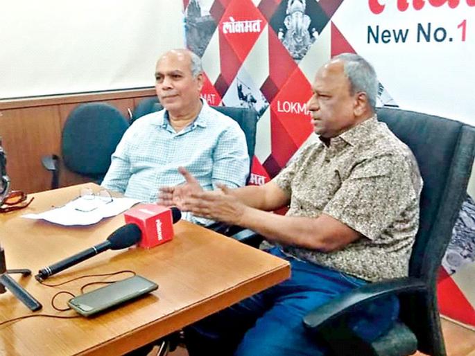 Former Marathi Sahitya Sammelan President Laxmikant Deshmukh takes the Interview of Sammelana President Bharat Sasane with on the platform of 'Lokmat' .. | चालता-फिरता आहे, बोलवाल तिथे येईन! Former Marathi Sahitya Sammelan President Laxmikant Deshmukh takes the Interview of Sammelana President Bharat Sasane with on the platform of 'Lokmat' .. | चालता-फिरता आहे, बोलवाल तिथे येईन!