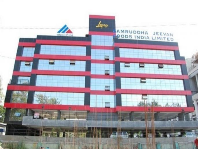 samurdhha jeewan director Mahesh Motewar's son and both of arrested | समृद्ध जीवनच्या महेश मोतेवार यांच्या मुलासह दोघांना अटक