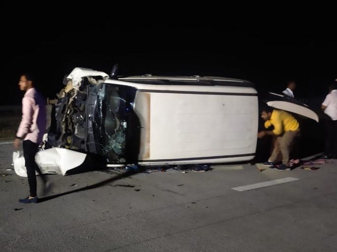 Another crash accident on samruddhi highway Seven people were seriously injured | ‘समृद्धी’वर पुन्हा अपघात; सातजण गंभीर जखमी Another crash accident on samruddhi highway Seven people were seriously injured | ‘समृद्धी’वर पुन्हा अपघात; सातजण गंभीर जखमी