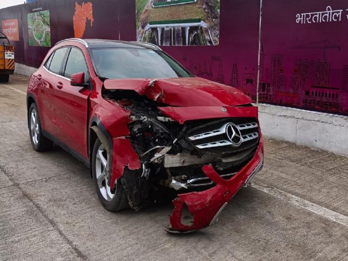 The very next day, first accident occurred near the 'entry point' of Samriddhi mahamarga | लोकार्पणानंतर दुसऱ्याच दिवशी समृद्धी महामार्गाच्या ‘एन्ट्री पॉईन्ट’जवळ पहिला अपघात The very next day, first accident occurred near the 'entry point' of Samriddhi mahamarga | लोकार्पणानंतर दुसऱ्याच दिवशी समृद्धी महामार्गाच्या ‘एन्ट्री पॉईन्ट’जवळ पहिला अपघात