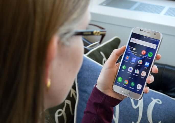 used mobile became reason behind murder, suicides, and encounter | मोबाईल विकतानाची एक चूक बनली खून, आत्महत्या आणि एन्काऊंटरचे कारण used mobile became reason behind murder, suicides, and encounter | मोबाईल विकतानाची एक चूक बनली खून, आत्महत्या आणि एन्काऊंटरचे कारण