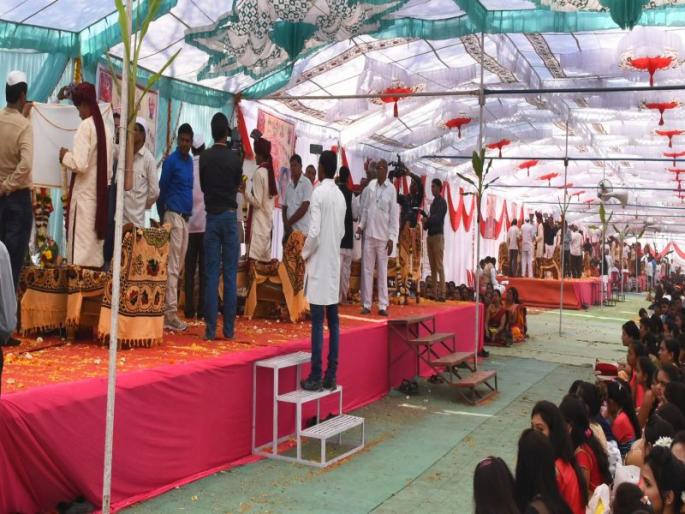 Historical group wedding ceremony in the passing community | गुजर समाजातील ऐतिहासिक सामूहिक विवाह सोहळा Historical group wedding ceremony in the passing community | गुजर समाजातील ऐतिहासिक सामूहिक विवाह सोहळा