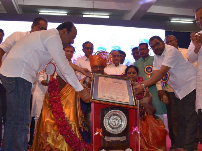 Raju Shetti confirms the power of the ruling party: BJP in the presence of Sanjayakak | राजू शेट्टींनी सांगलीत केले सत्तांतराचे भाकीत : संजयकाकांच्या उपस्थितीत भाजपला चिमटे Raju Shetti confirms the power of the ruling party: BJP in the presence of Sanjayakak | राजू शेट्टींनी सांगलीत केले सत्तांतराचे भाकीत : संजयकाकांच्या उपस्थितीत भाजपला चिमटे