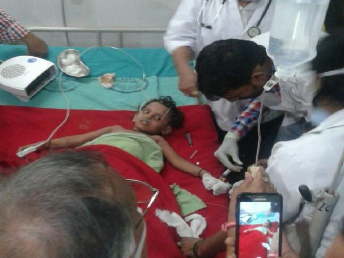 3-year-old girl who was rescued after being trapped in a 110 feet deep borewell | 110 फूट खोल बोअरवेलमध्ये तिने 31 तास दिली मृत्यूशी यशस्वी झुंज 3-year-old girl who was rescued after being trapped in a 110 feet deep borewell | 110 फूट खोल बोअरवेलमध्ये तिने 31 तास दिली मृत्यूशी यशस्वी झुंज