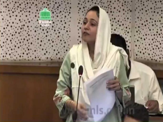 MLA Sana Malik demanded in the Assembly state government should clarify how a woman should write her name | महिलेने स्वत:चे नाव कसे लिहायचे? नवा जीआर येणार MLA Sana Malik demanded in the Assembly state government should clarify how a woman should write her name | महिलेने स्वत:चे नाव कसे लिहायचे? नवा जीआर येणार