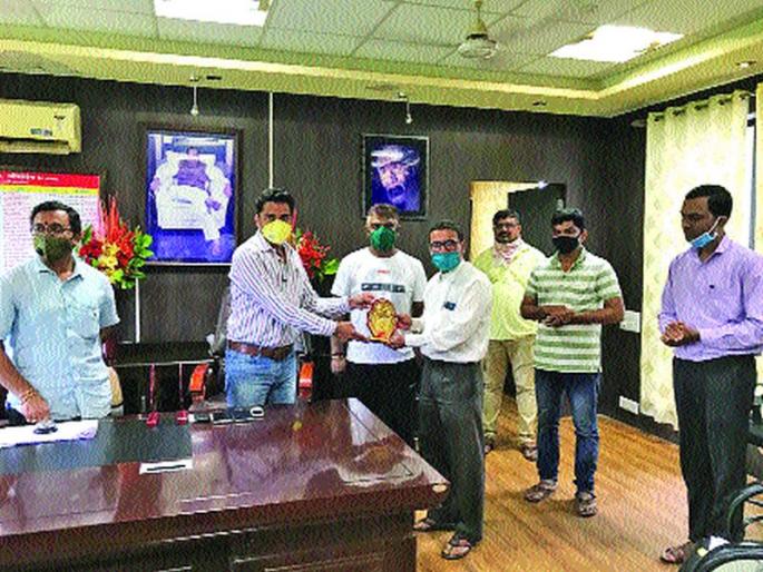 Those who serve need to be appreciated- Aniket Tatkare | सेवा करणाऱ्यांचे कौतुक करणे गरजेचे- अनिकेत तटकरे Those who serve need to be appreciated- Aniket Tatkare | सेवा करणाऱ्यांचे कौतुक करणे गरजेचे- अनिकेत तटकरे