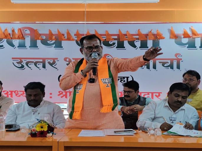 BJP leader Sanjay Pandey criticized Uddhav Thackeray | ...पण बाळासाहेबांचा शिवसैनिक विसरणार नाही; भाजपा नेत्याची उद्धव ठाकरेंवर टीका BJP leader Sanjay Pandey criticized Uddhav Thackeray | ...पण बाळासाहेबांचा शिवसैनिक विसरणार नाही; भाजपा नेत्याची उद्धव ठाकरेंवर टीका