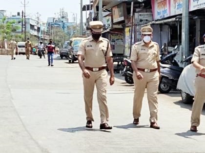 Seeing the crowd in the market, the administration was scared. Today's meeting to control the crowd | बाजारपेठेतील गर्दी पाहून प्रशासनच घाबरले गर्दीवर नियंत्रण ठेवण्यासाठी आज बैठक Seeing the crowd in the market, the administration was scared. Today's meeting to control the crowd | बाजारपेठेतील गर्दी पाहून प्रशासनच घाबरले गर्दीवर नियंत्रण ठेवण्यासाठी आज बैठक