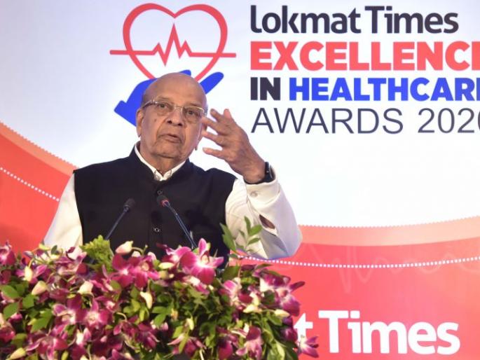 Doctors should treat patients freely: Dr. K H. Sancheti | डॉक्टरांनी रुग्णांसोबत मनमोकळेपणाने वागावे : डॉ. के. एच. संचेती Doctors should treat patients freely: Dr. K H. Sancheti | डॉक्टरांनी रुग्णांसोबत मनमोकळेपणाने वागावे : डॉ. के. एच. संचेती