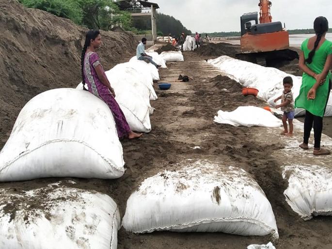Construction of sand dams on experimental basis | प्रायोगिक तत्त्वावर वाळूचे बंधारे उभारणार Construction of sand dams on experimental basis | प्रायोगिक तत्त्वावर वाळूचे बंधारे उभारणार