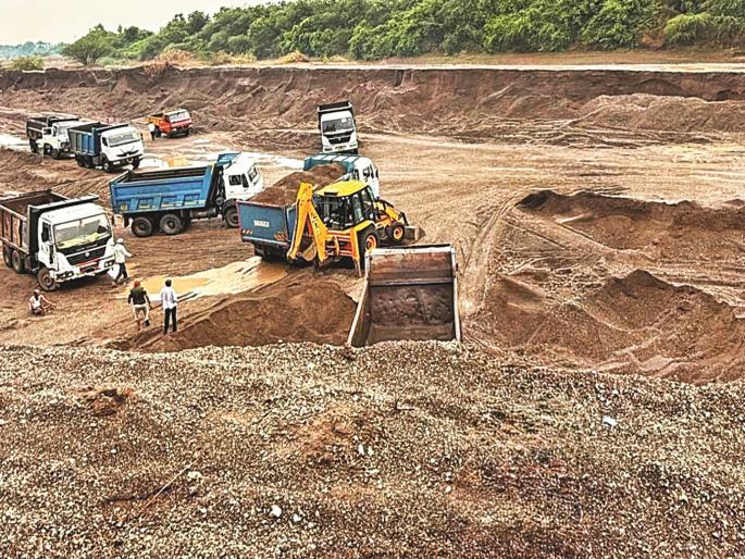 Jalana: 500 brass sand theft, 22 sand mafias charged in Gondi; Accused smugglers also included | Jalana: ५०० ब्रास वाळूची चोरी, गोंदीत २२ वाळू माफियांवर गुन्हे; आरोपित तडीपारांचाही समावेश