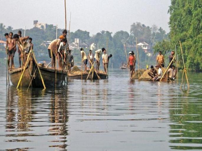 illegal sand mining in Goa | गोव्यात वाळू माफियांचा उच्छाद, उपसा सुरूच illegal sand mining in Goa | गोव्यात वाळू माफियांचा उच्छाद, उपसा सुरूच