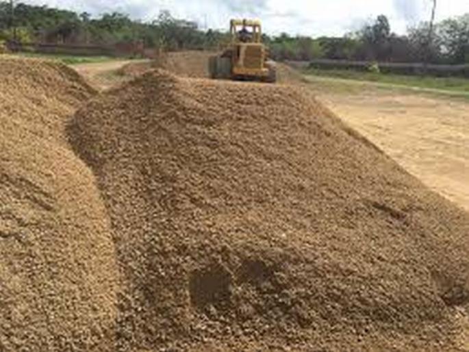 None of the beneficiaries got free sand for Gharkul scheme | एकाही लाभार्थीला मिळाली नाही मोफत रेती! None of the beneficiaries got free sand for Gharkul scheme | एकाही लाभार्थीला मिळाली नाही मोफत रेती!