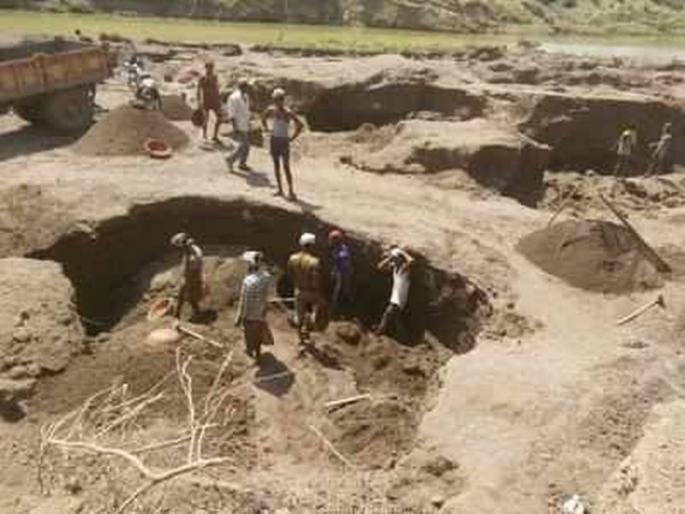 Sand ghats auctioned stalled | वाळू घाटांचे लिलाव रखडले! Sand ghats auctioned stalled | वाळू घाटांचे लिलाव रखडले!