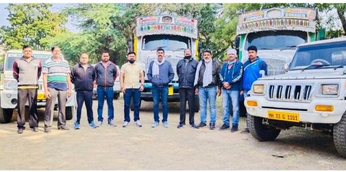 Police crack down on sand smugglers, seize goods worth Rs 48 lakh | रेती तस्करांना पोलिसांचा दणका , ४८ लाखांचा मुद्देमाल जप्त Police crack down on sand smugglers, seize goods worth Rs 48 lakh | रेती तस्करांना पोलिसांचा दणका , ४८ लाखांचा मुद्देमाल जप्त