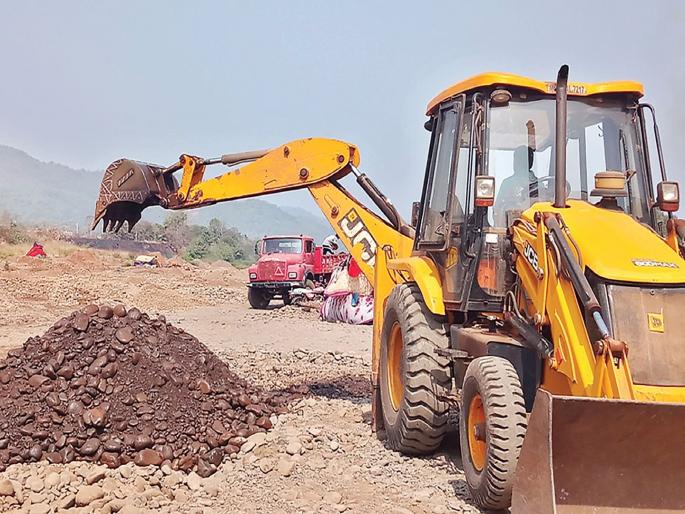 Illegal sand extraction continues; Neglect of local administration | बेकायदा वाळू उपसा सुरूच; स्थानिक प्रशासनाचे दुर्लक्ष Illegal sand extraction continues; Neglect of local administration | बेकायदा वाळू उपसा सुरूच; स्थानिक प्रशासनाचे दुर्लक्ष