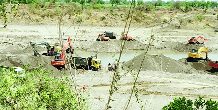 20 JCB, 200 excavation by Hi | २० जेसीबी,२०० हायवाद्वारे उत्खनन 20 JCB, 200 excavation by Hi | २० जेसीबी,२०० हायवाद्वारे उत्खनन