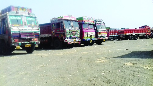 1 crore rebuilt sand contractor? | १ कोटींना गंडवून वाळू ठेकेदार पसार? 1 crore rebuilt sand contractor? | १ कोटींना गंडवून वाळू ठेकेदार पसार?