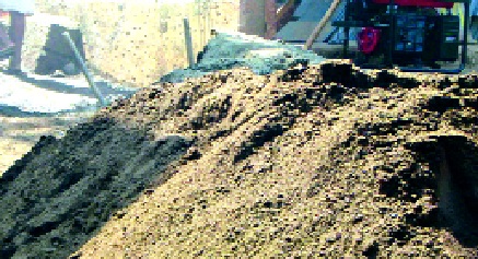  Shawl auctioned for auctioned auctioned into a green furlough: Auctioned by heavy sand | शिरोळमध्ये वाळू लिलावाची शक्यता धूसर हरित लवादात लटकले लिलाव : महागड्या वाळूमुळे सामान्यांना फटका