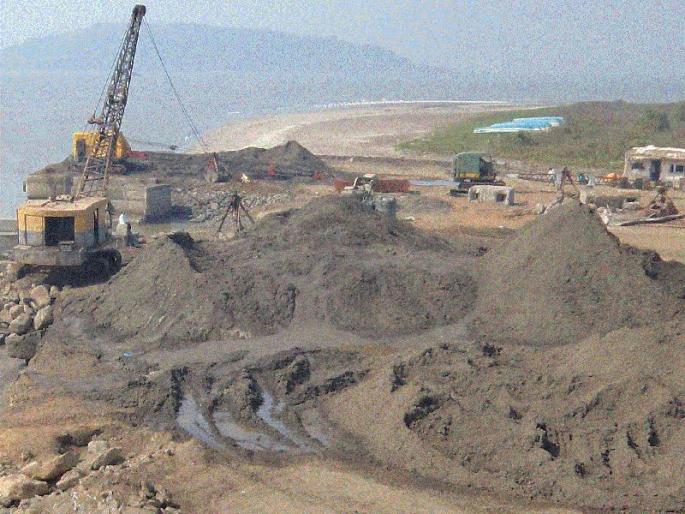 The sand mafia was hit by getting tips from the talented people | तलाठ्यांकडून टिप मिळत असल्याने रेती माफिया मातले