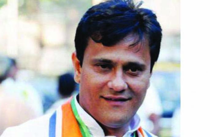 A wall to rivers is a new way to make money! | नद्यांना भिंत म्हणजे पैसे खाण्याचा नवा मार्ग!