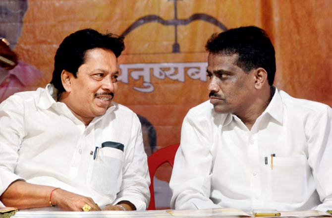 Parkar's role is the role of the people including Shiv Sena: Shailesh Bhogle | पारकरांची भूमिका हीच शिवसेनेसह जनतेची भूमिका : शैलेश भोगले