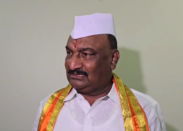 Chandrakant Khaire is real traitor! Toppled Shiv Sainiks, factionalism in the party; Attack by Sandipan Bhumare | खैरे खरे गद्दार! सच्चा शिवसैनिकांना पाडले, पक्षात गटबाजी केली; संदीपान भुमरे यांचा हल्लाबोल Chandrakant Khaire is real traitor! Toppled Shiv Sainiks, factionalism in the party; Attack by Sandipan Bhumare | खैरे खरे गद्दार! सच्चा शिवसैनिकांना पाडले, पक्षात गटबाजी केली; संदीपान भुमरे यांचा हल्लाबोल