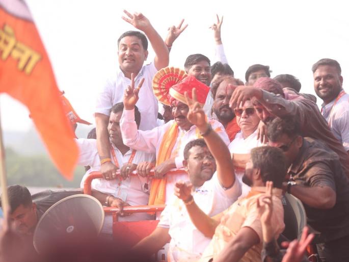 Sandipan Bhumare's magic worked for the son Vilas Bhumare and many guesses were wrong; Sixth time MLA in the house | सुपुत्रासाठी संदीपान भुमरेंची जादू चालली अन् अनेकांचे अंदाज चुकले; सहाव्यांदा आमदारकी घरात Sandipan Bhumare's magic worked for the son Vilas Bhumare and many guesses were wrong; Sixth time MLA in the house | सुपुत्रासाठी संदीपान भुमरेंची जादू चालली अन् अनेकांचे अंदाज चुकले; सहाव्यांदा आमदारकी घरात