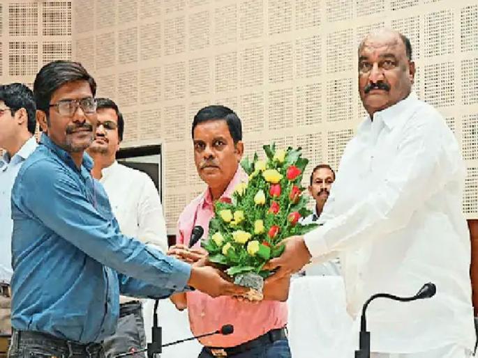 June 15 'Deadline' for paved roads, Minister Sandipan Bhumre instructions to the system | पांदण रस्त्यांच्या कामांना १५ जून ‘डेडलाईन’, मंत्री संदीपान भूमरेंचे यंत्रणेला निर्देश June 15 'Deadline' for paved roads, Minister Sandipan Bhumre instructions to the system | पांदण रस्त्यांच्या कामांना १५ जून ‘डेडलाईन’, मंत्री संदीपान भूमरेंचे यंत्रणेला निर्देश