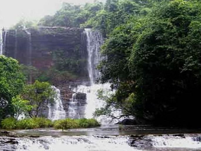 While taking a selfie at the waterfall, the young man slipped and drowned, Incident at Saundal in Rajapur taluka | धबधब्यावर सेल्फी काढताना पाय घसरून तरुण डोहात बुडाला, राजापूर तालुक्यातील सौंदळ येथील घटना While taking a selfie at the waterfall, the young man slipped and drowned, Incident at Saundal in Rajapur taluka | धबधब्यावर सेल्फी काढताना पाय घसरून तरुण डोहात बुडाला, राजापूर तालुक्यातील सौंदळ येथील घटना