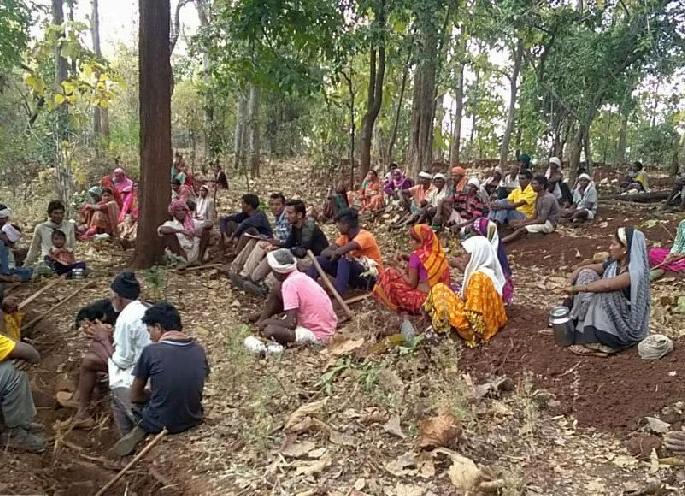 labour from melghat urges government through poem for his pay which stuck in MGNREGA | होय साहेब! मी मग्रारोहयोचा मजूर, सांगा माझं काय चुकलं? अडकलेल्या वेतनासाठी कवितेतून मांडली व्यथा labour from melghat urges government through poem for his pay which stuck in MGNREGA | होय साहेब! मी मग्रारोहयोचा मजूर, सांगा माझं काय चुकलं? अडकलेल्या वेतनासाठी कवितेतून मांडली व्यथा