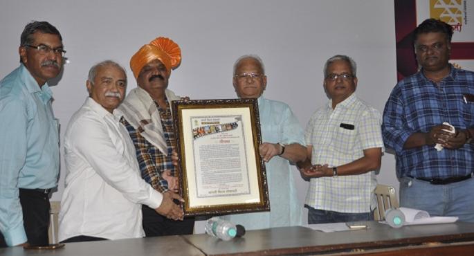 Sudhir Gadgil is a nurturing atmosphere for the production of Sangli film | सांगलीत चित्रपट निर्मितीसाठी पोषक वातावरण- सुधीर गाडगीळ