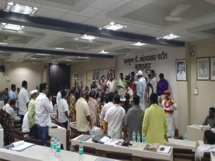 Corona brings corporators online The first experiment successful: riot, chaos | कोरोनामुळे नगरसेवक आले आॅनलाईन पहिल्याच प्रयोग यशस्वी : दंगा, गोंधळाला फाटा