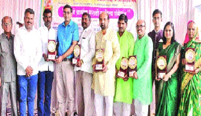It's easy to get a weapon in your hand, but difficult to get a handle on: Namdev gardener | हातात शस्त्र घेणे सोपे, पण लेखणी घेणे अवघड : नामदेव माळी